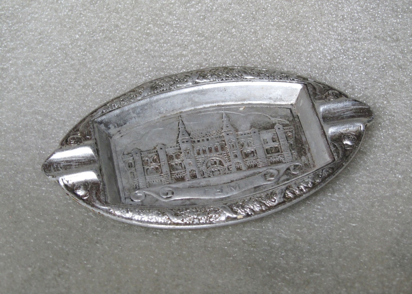Пепельница с изображением ГУМа. СССР 1940 – 1960 гг.